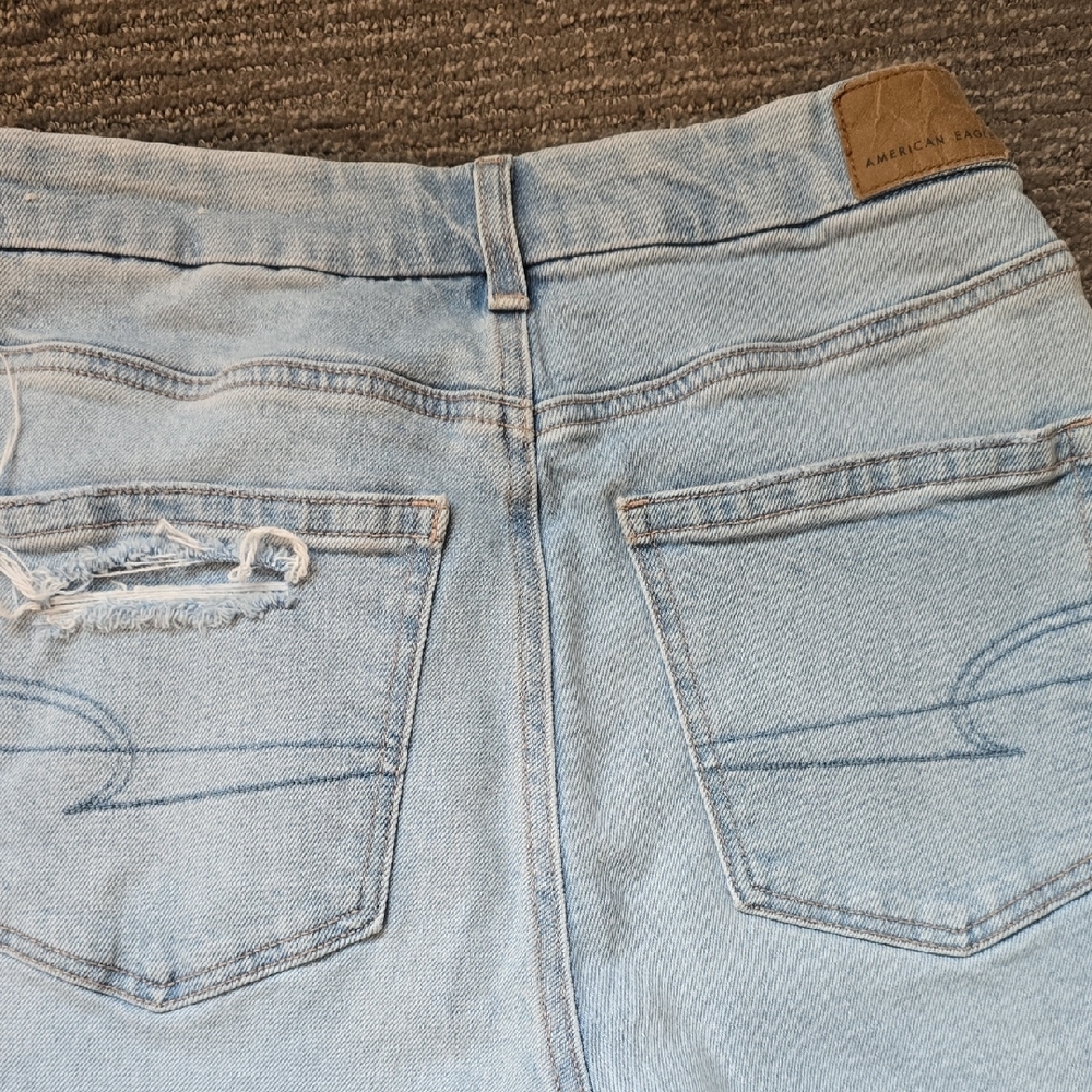 American Eagle Outfitters Curvy Mom Jeans - Picture 7 of 13